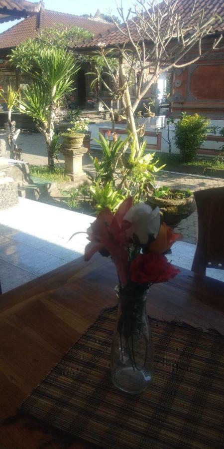 Serongga Guest House Lebih Exterior foto